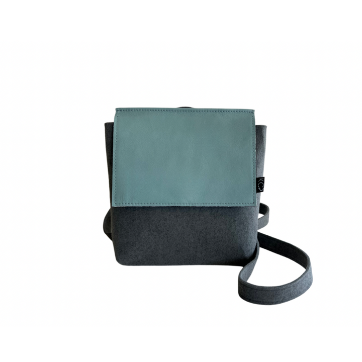 Small backpack with leather -green