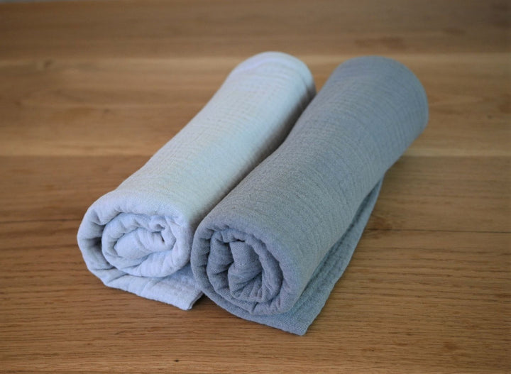 Set of 2 single layer muslin blankets (light grey + grey)