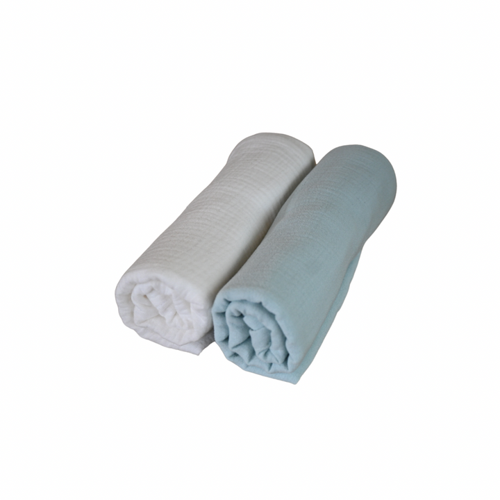 Set of 2 single layer muslin blankets (white + light blue)