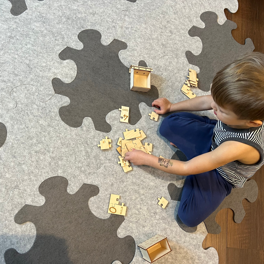 19 pcs felt puzzle playmat (light grey)