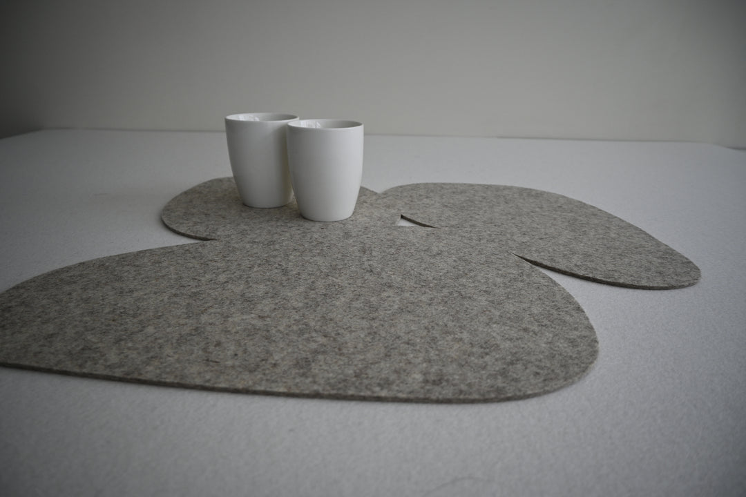 Medium table centrepiece "Stone" (beige)